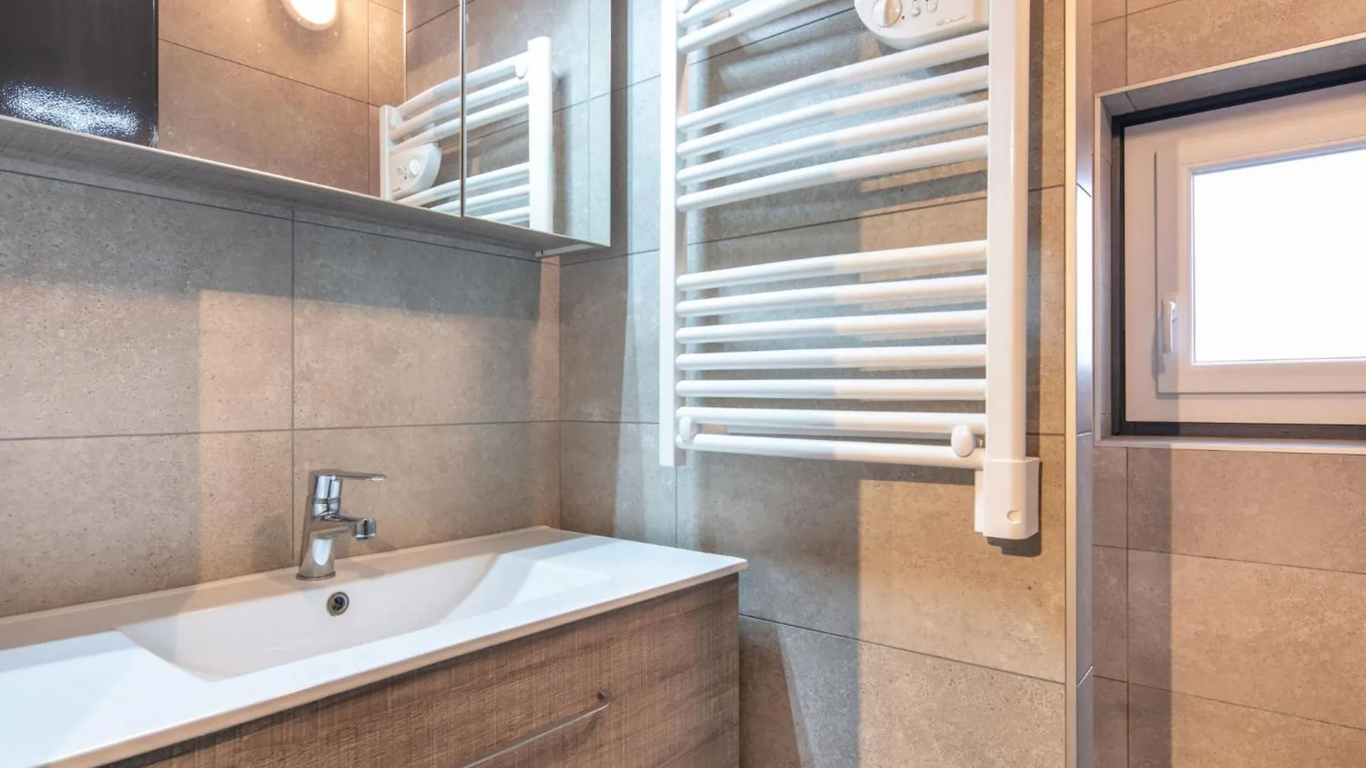 Apartment Lauziere By Interhome Chamrousse